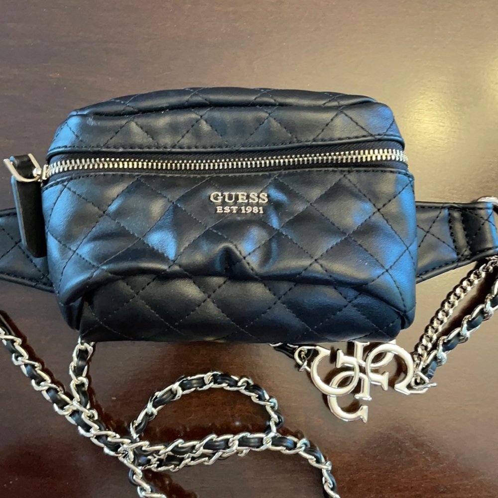 GUESS FANNY PACK